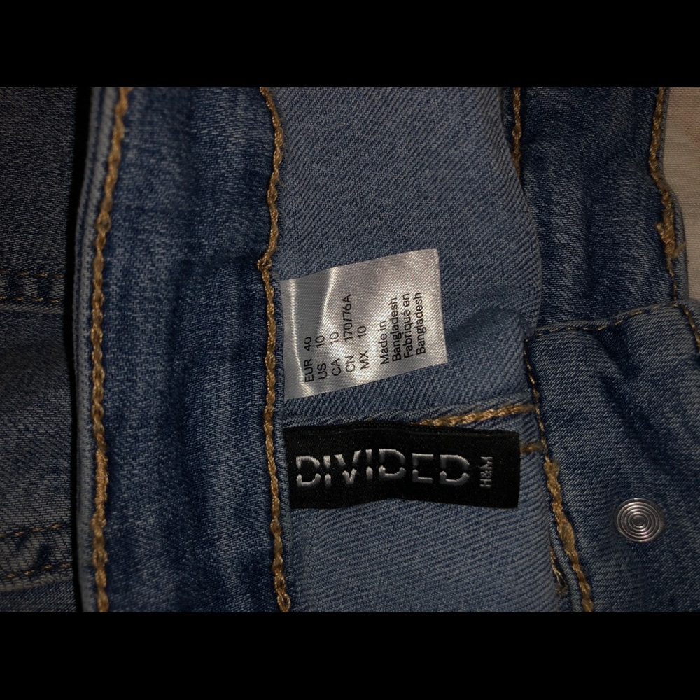 Shorts - Picture 2 of 3